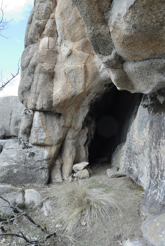 Caverna cercana a la Majada de Quila